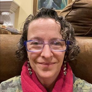 Meet your Posher, Leslie